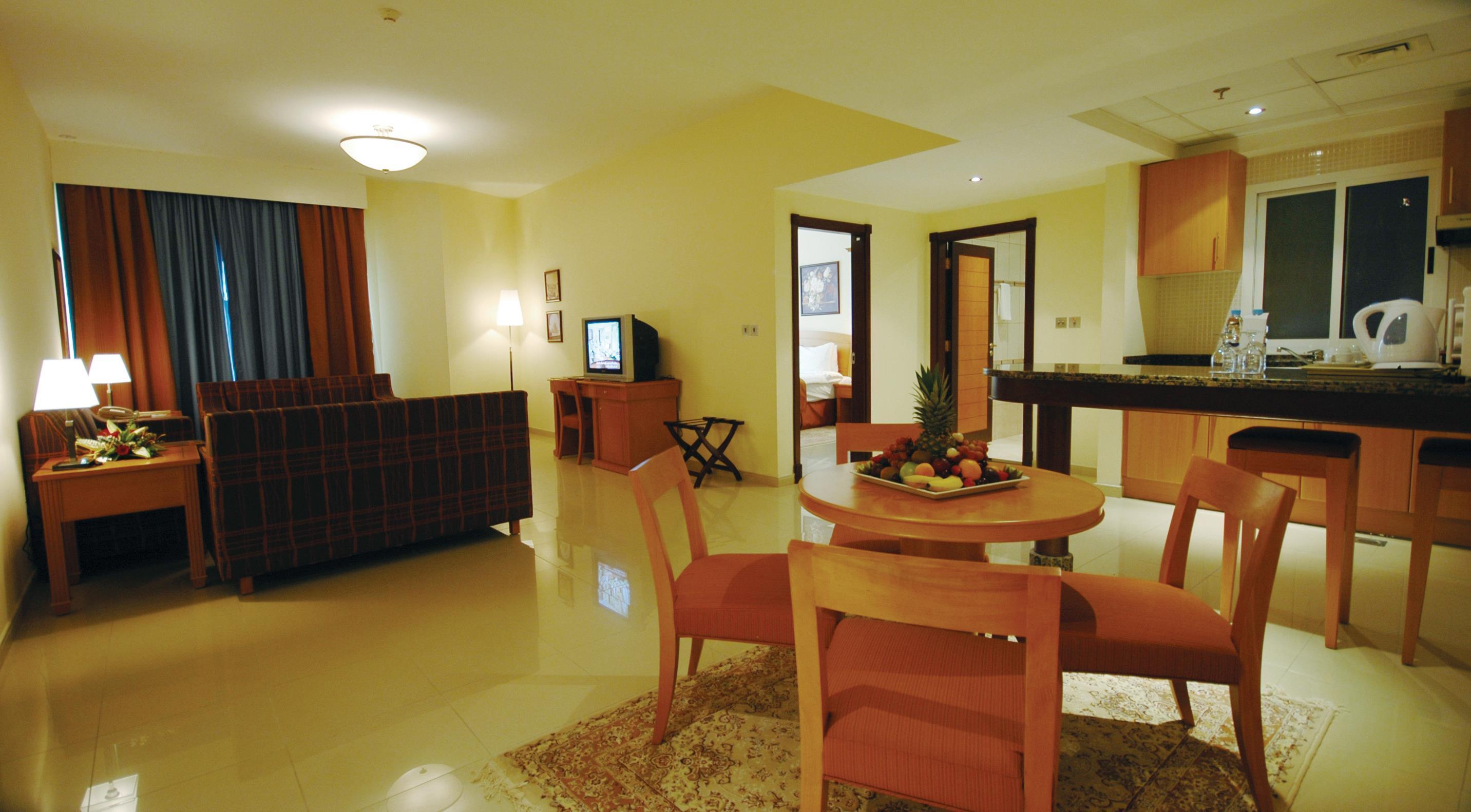 Golden Tulip Sharjah Apart otel Dış mekan fotoğraf