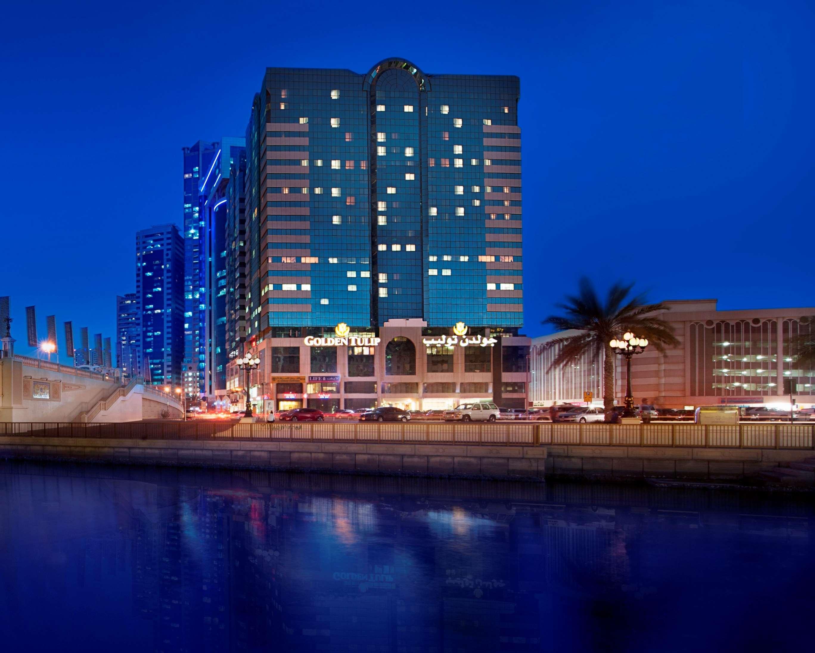 Golden Tulip Sharjah Apart otel Dış mekan fotoğraf