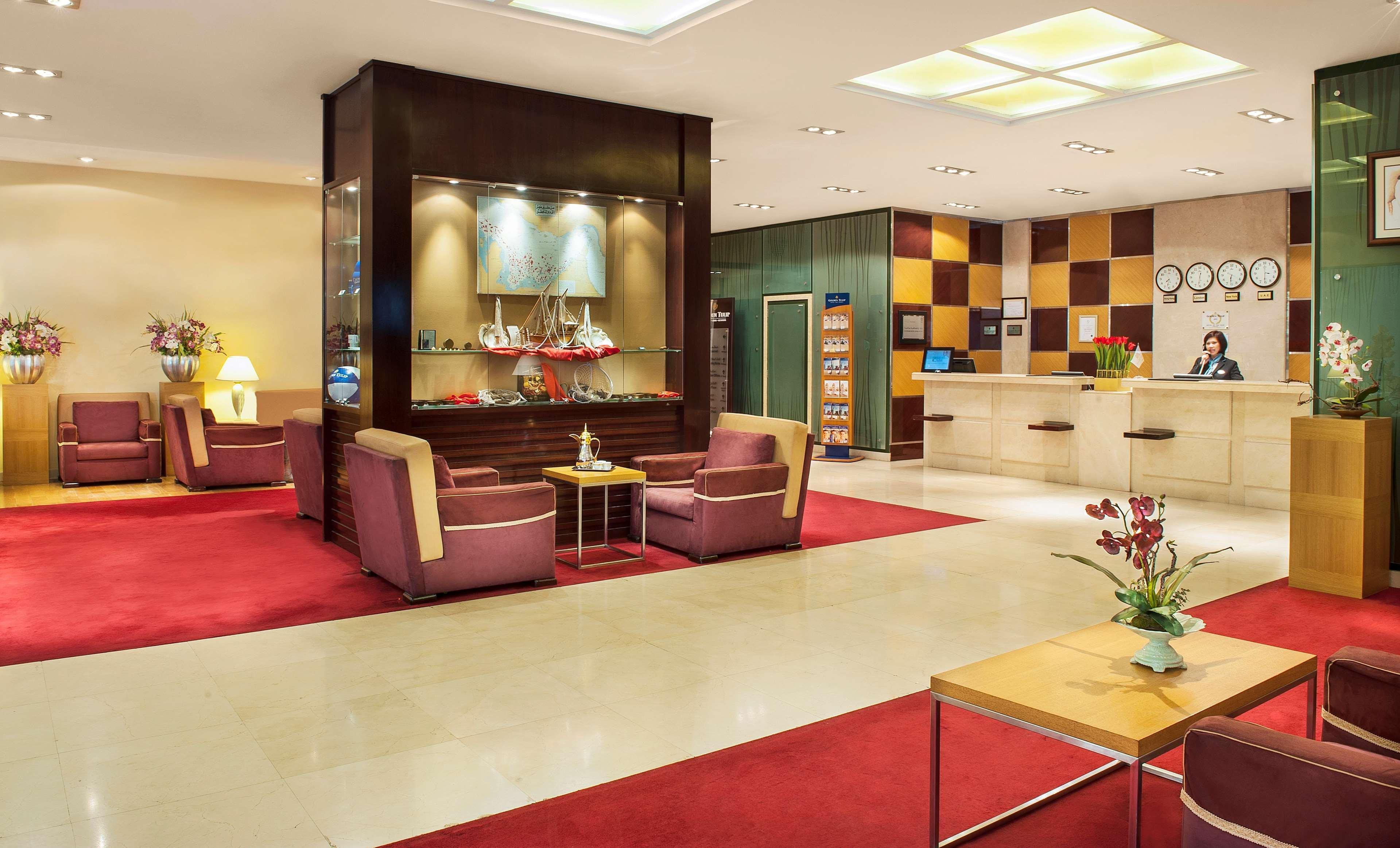 Golden Tulip Sharjah Apart otel Dış mekan fotoğraf