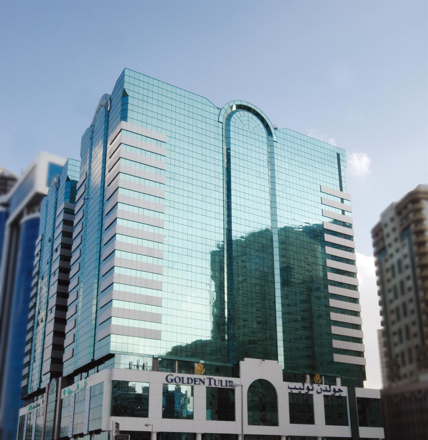 Golden Tulip Sharjah Apart otel Dış mekan fotoğraf