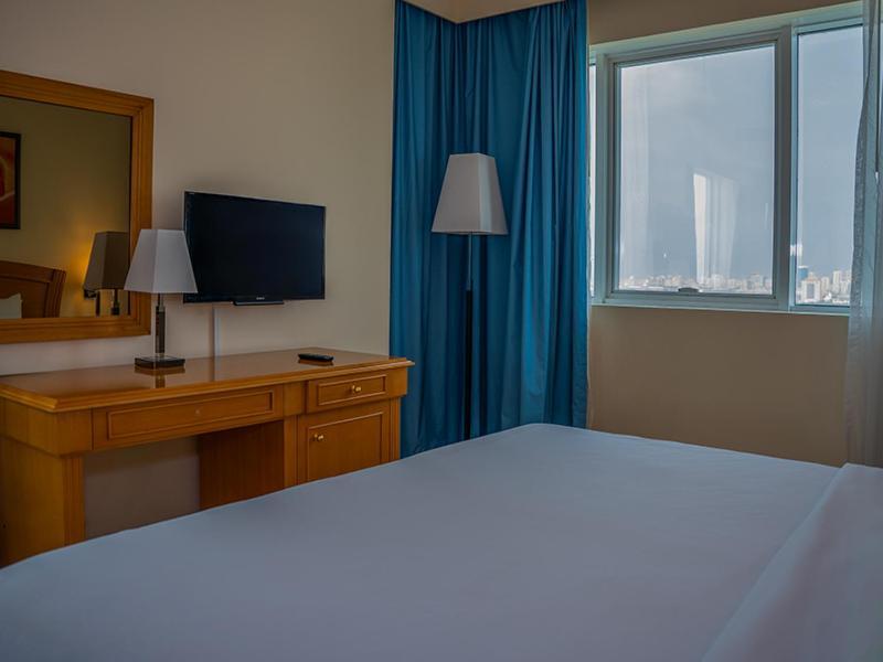 Golden Tulip Sharjah Apart otel Dış mekan fotoğraf