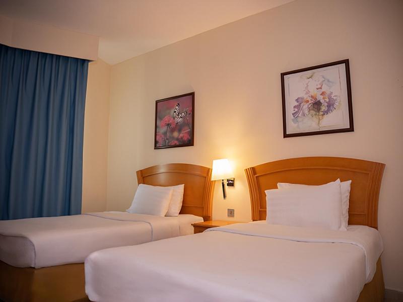 Golden Tulip Sharjah Apart otel Dış mekan fotoğraf