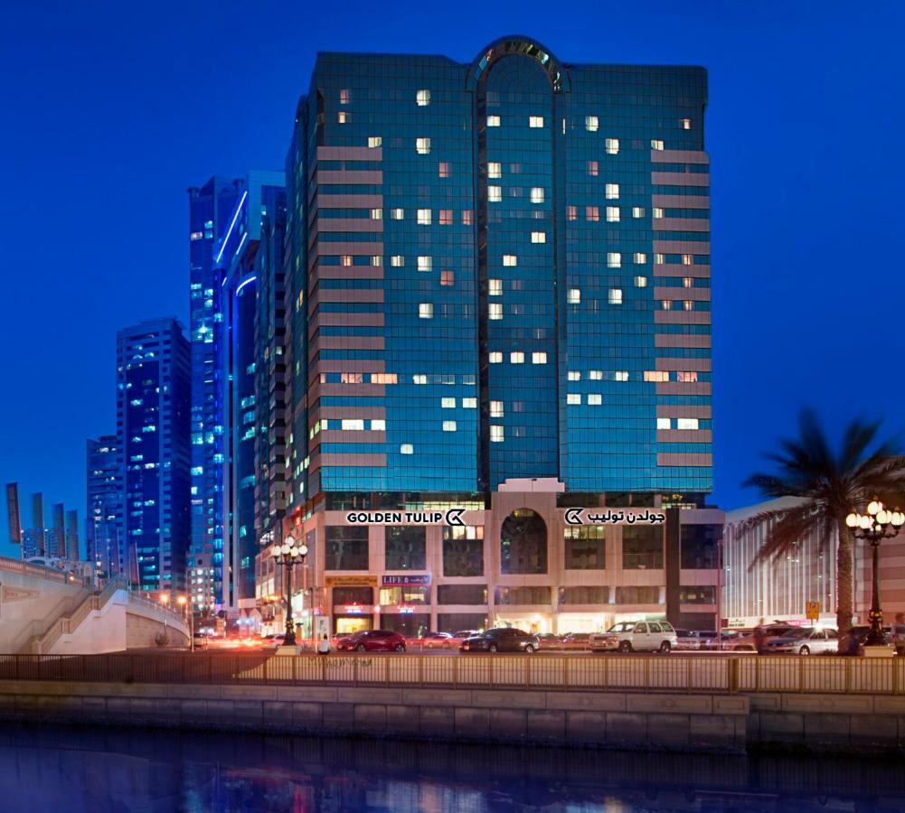 Golden Tulip Sharjah Apart otel Dış mekan fotoğraf
